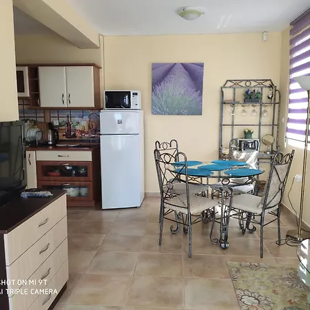 Apartamento на море с собственным бассейном и подземным гаражом Sveti Vlas