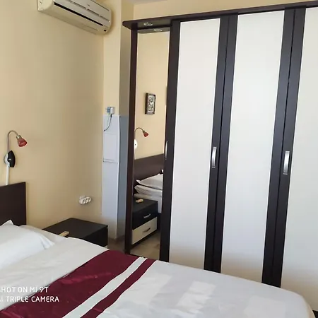 Apartamento на море с собственным бассейном и подземным гаражом *