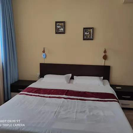 Apartamento на море с собственным бассейном и подземным гаражом