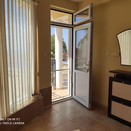 на море с собственным бассейном и подземным гаражом Apartamento *
