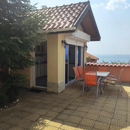 на море с собственным бассейном и подземным гаражом Apartamento Sveti Vlas