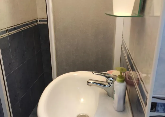 на море с собственным бассейном и подземным гаражом Apartamento