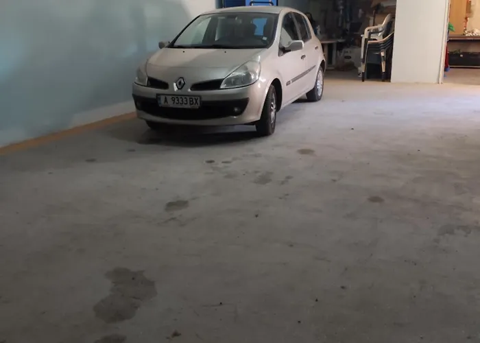 на море с собственным бассейном и подземным гаражом *