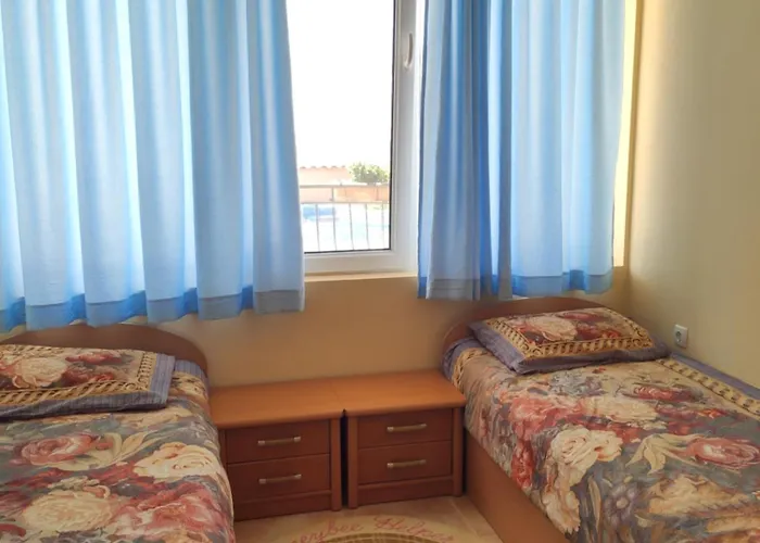 на море с собственным бассейном и подземным гаражом *