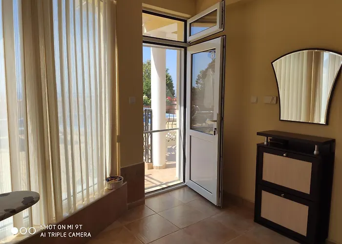 на море с собственным бассейном и подземным гаражом Apartamento *