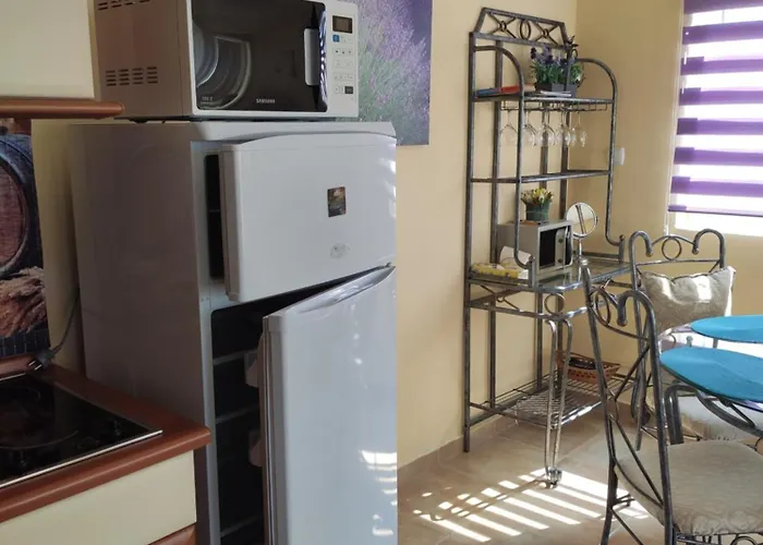 на море с собственным бассейном и подземным гаражом Апартамент Свети Влас