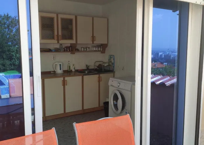 на море с собственным бассейном и подземным гаражом Апартамент Свети Влас